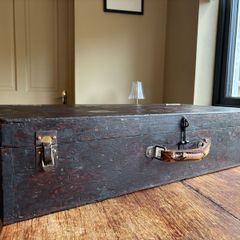 Dutch chest-styled vintage dovetailed tool chest