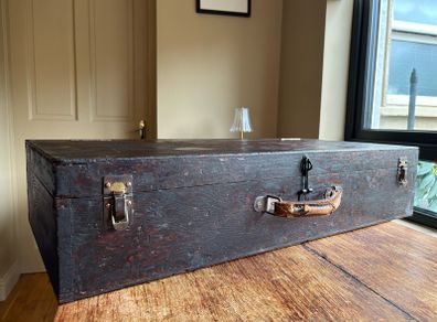 Dutch chest-styled vintage dovetailed tool chest