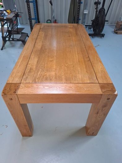 Solid Oak dinning table