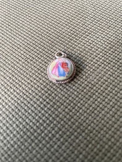 Pretty pendent