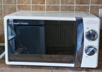 Russell Hobbs Cream Microwave. Excellent Condition