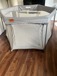Foldable playpen