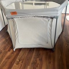 Foldable playpen