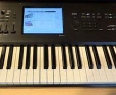 Korg Kronos 73 Original Model + Custom made Flightcase