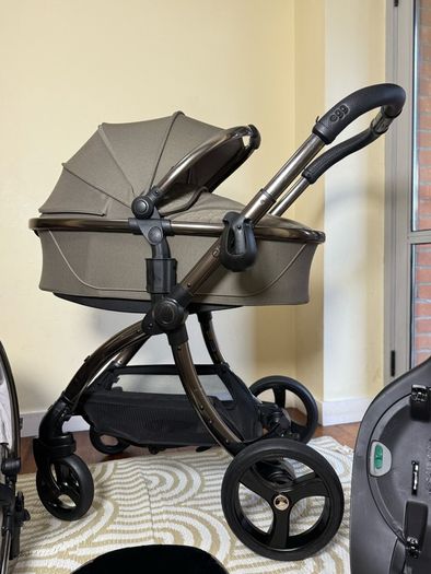 Full Egg 3 travel system Cybex car seat and isofix base
