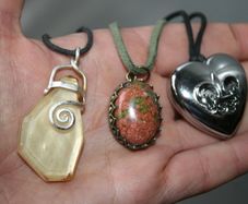 Pendant Necklaces 10 each