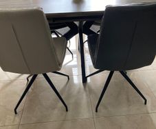 4 Dining Room Chairs