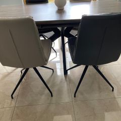 4 Dining Room Chairs