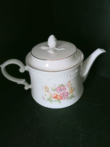 Vintage  Huguenot Royale Fine China Teapot