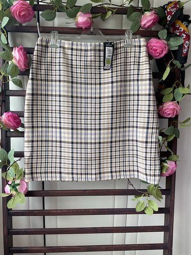 skirt  bnwt marks & Spencer size 12 herringbone mini skirt