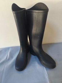 horse riding boots (from Decathlon)