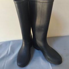horse riding boots (from Decathlon)