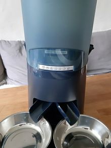 animal feeder