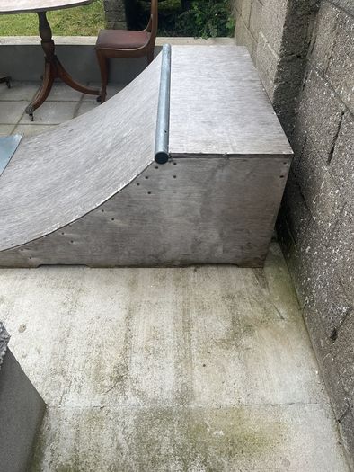 skateboard & scooter ramp