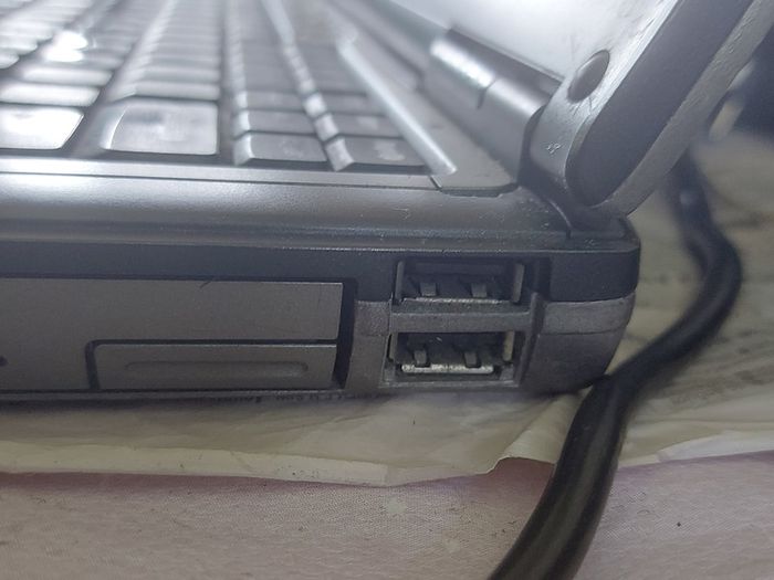 Vintage DELL Lastitude, Model D620, Intel CPU T2400, 1.83GHz, 2.5GB Ram, Windows 7 Professional, 32bit, Opera, Firefox and Chrome, in excellent condition