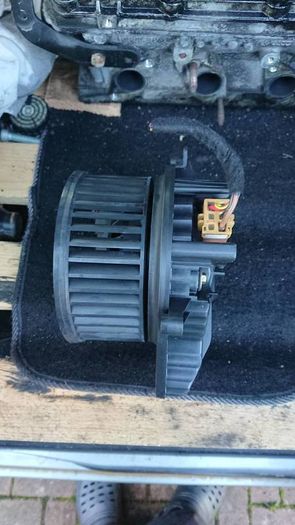 Audi power steering pump. Intercooler Flayweel clutch kit 2.0tdi oil pump injectors gps suspension parts steering rack s-line 6 speed