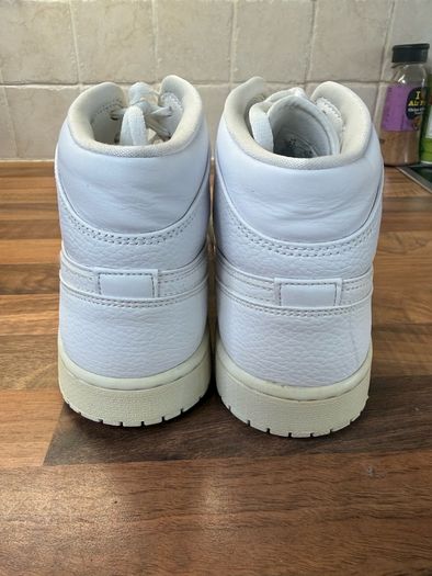 Nike Air Jordan mens hi top  runners