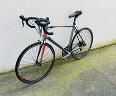 Giant defy road bike