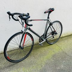 Giant defy road bike