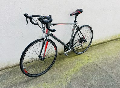 Giant defy road bike