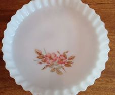 Large Vintage Pyrex Flan Dish by Arcopal