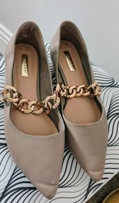 Beige ballet flats with gold chain size 7