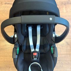 Maxi cosi pebble 360 pro 2 car seat &  isofix base