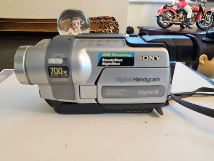Sony  DCR-TRV245E DigitalHandycam