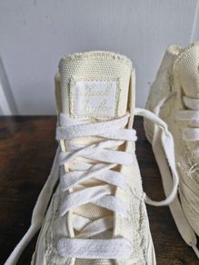 Cream Converse size 6