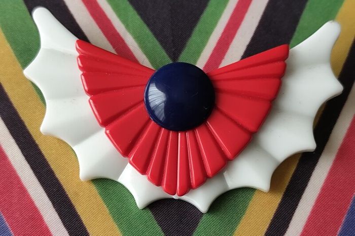 Large Vintage Brooch