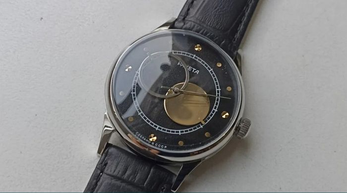 Unique chrono Clock Rocket Copernicus Large Mech