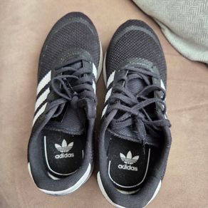 Boys adidas runners