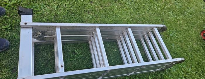 Multi purpose aluminium ladder
