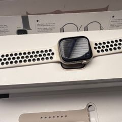 Apple Iwatch 8 large 45mm GPS with new apple sports strap