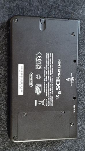 Nintendo DSi XL Green Console 8 Games Bundle