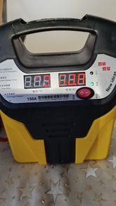 12/24 V Car Chargee