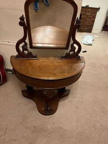 antique dressing table