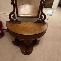 antique dressing table