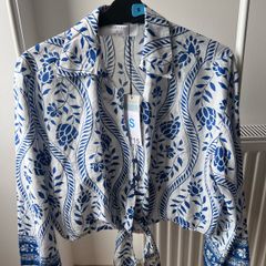 Primark floral front-tie cropped shirt - new with tag
