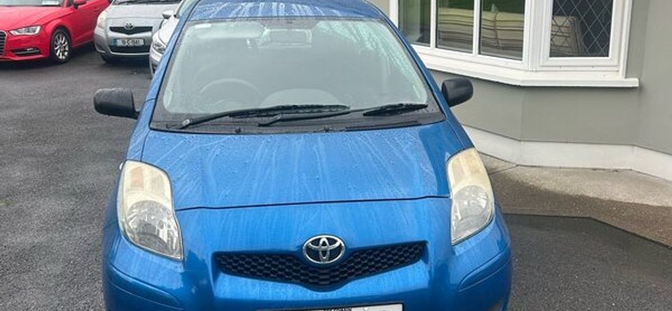 For sale 2010 Toyota Yaris 1.0 mint car one owner
