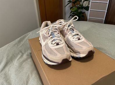Nike Vomero 5