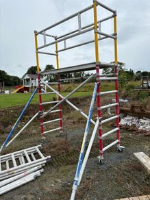 Cattle grid, scaffold, shower trap