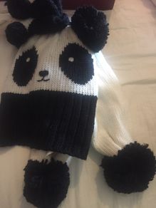 M & S Kids hat, scarf & mittens set .