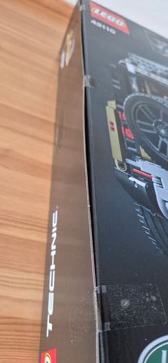 Lego 42110 Land Rover Defender - BNIB