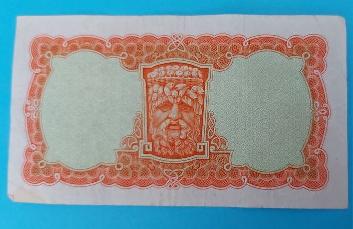 Irish 1968 Lavery ten shilling banknote in V.Fine  condition