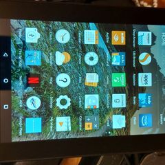 Amazon Fire 5th Generation, 8GB, Model SV98LN in very good cosmetic condition, but needs new Battery