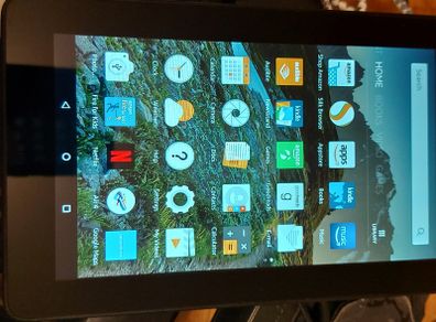 Amazon Fire 5th Generation, 8GB, Model SV98LN in very good cosmetic condition, but needs new Battery