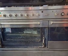 Britannia range cooker