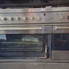 Britannia range cooker