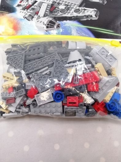 LEGO Star Wars: MILLENNIUM FALCON 7778 Midi-Scale Complete With Instructions